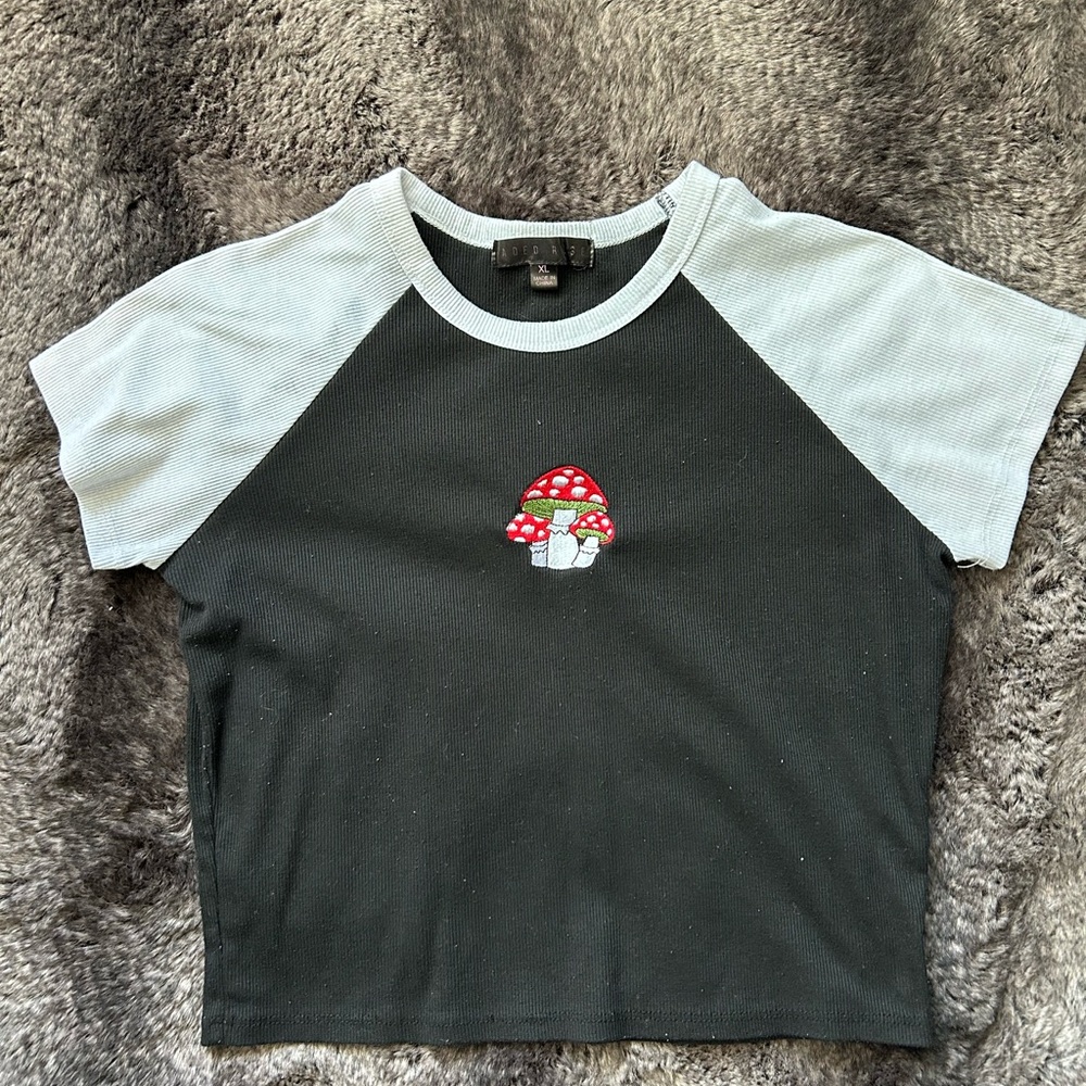 🍄 Mushroom Embroidered Crop Top – Black & White | Size XL
